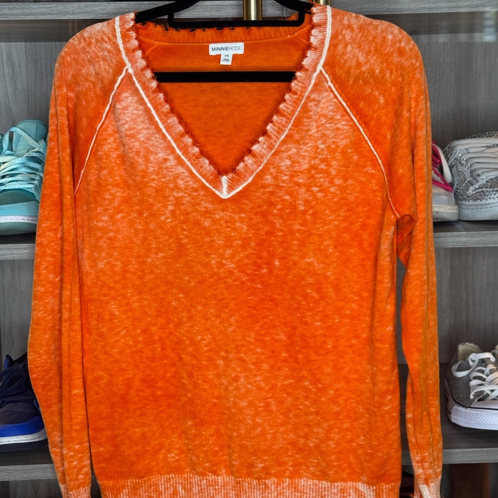 Mini Rose Orange Vneck sweater XS